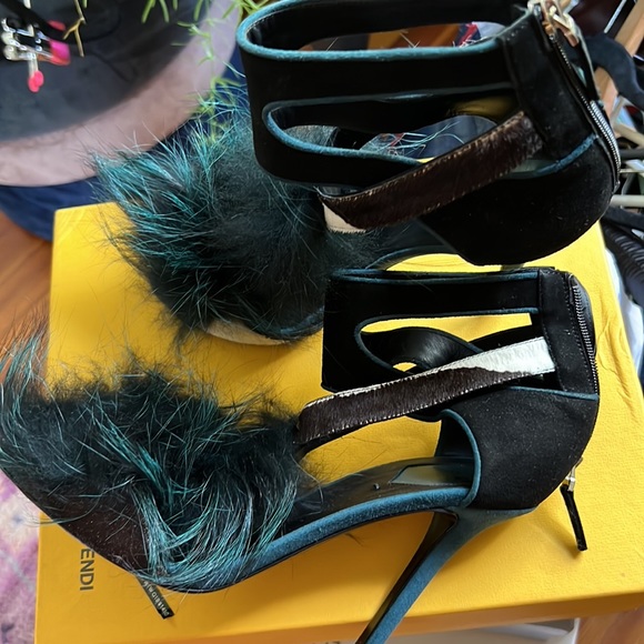 FENDI sandals size 40 EPIC. Suede and fur, peep toe - Picture 8 of 10